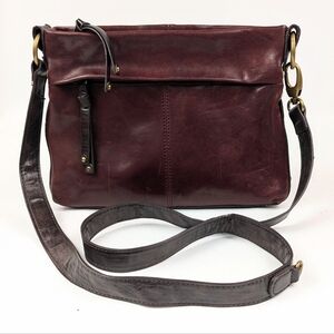 Clarks Crossbody Leather Organizer Bag Adjustable Strap Floral Lining Maroon